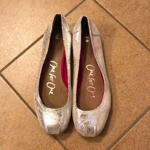 Toms silver ballet flats